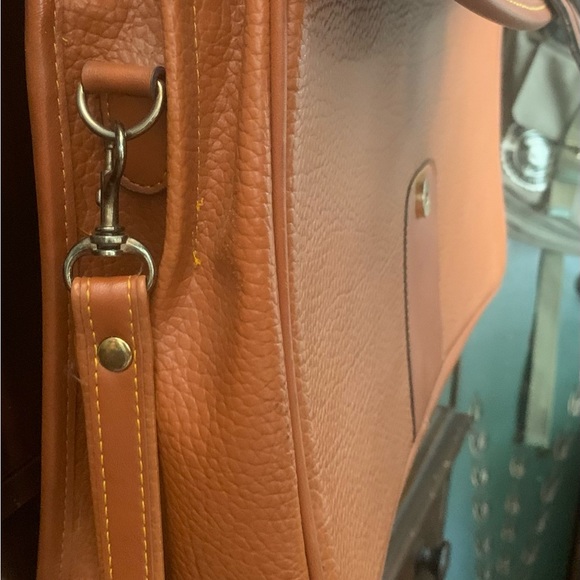 COPY - Dooney and Burke messenger bag/ crossbody/ laptop. Pebble leather. - Picture 5 of 8